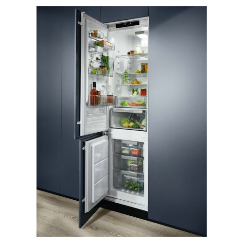 Холодильник Electrolux ENN3074EFW
