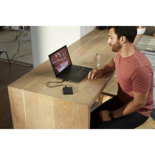 Зовнішній жорсткий диск 5TB Western Digital My Passport (WDBPKJ0050BBK-WESN) 2.5 USB3.0 Black