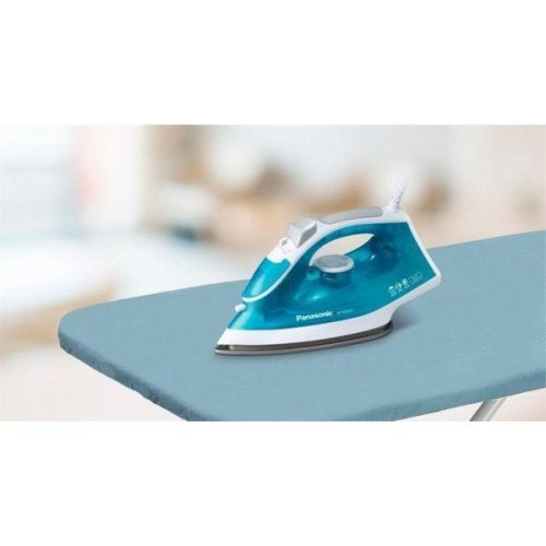 Праска PANASONIC, 1550Вт, 210мл, постійна пара - 15гр, керам. підошва, голубий