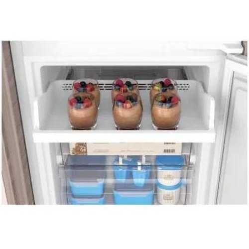 Холодильник Indesit вбудований з нижн. мороз., 177x54х54, холод.відд.-182л, мороз.відд.-64л, 2дв., А+, NF, білий