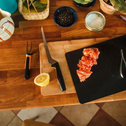 Ніж філейний Fiskars FF 20 см (1057540)