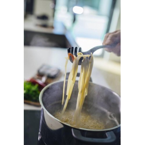 Ложка для спагетті Fiskars Form з силіконом (1027301)