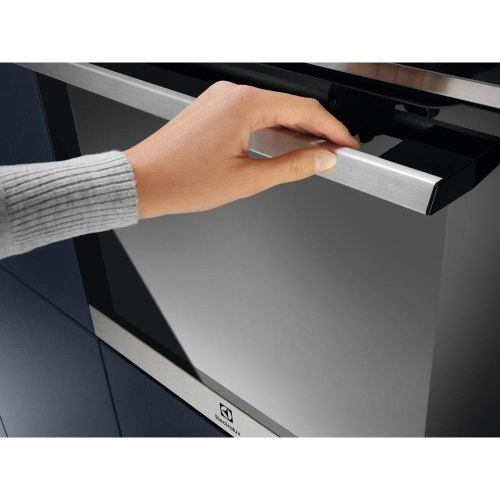 Духова шафа Electrolux електрична, 71л, A+, дисплей, конвекція, піроліз, телескопічні напрямні, чорний+нерж
