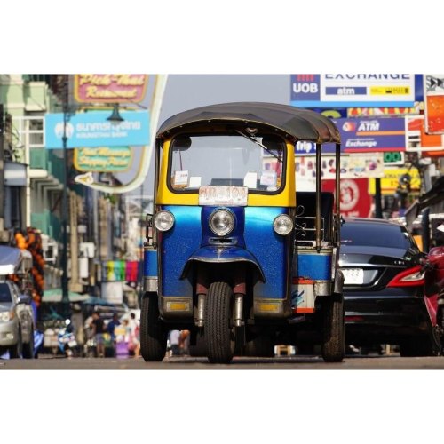 Об'єктив Sony 24-240mm f/3.5-6.3 для камер NEX FF