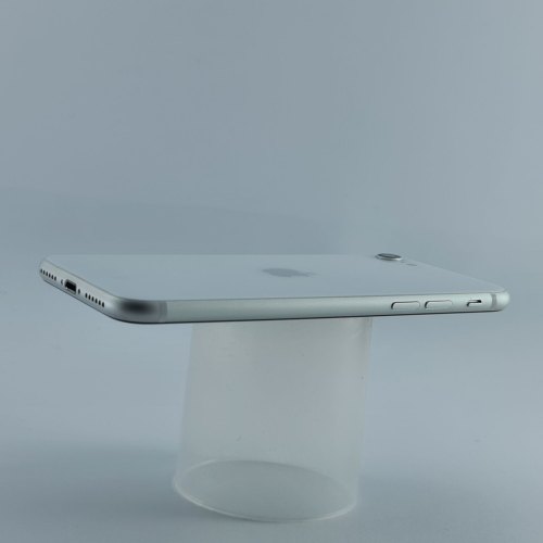 Смартфон Apple iPhone SE Gen.2 64GB White USED **