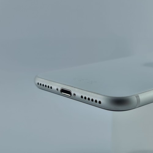 Смартфон Apple iPhone SE Gen.2 64GB White USED **