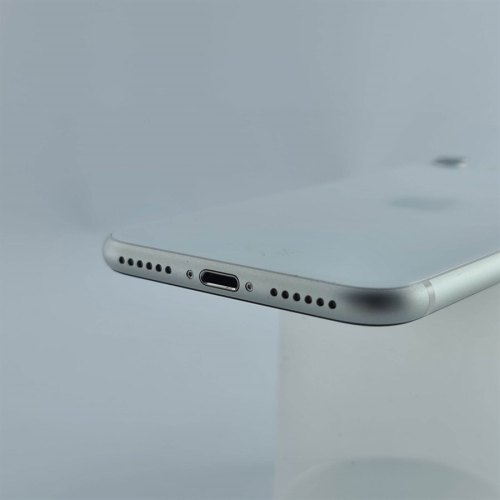 Смартфон Apple iPhone SE Gen.2 64 GB White USED **