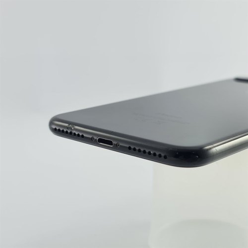 Смартфон Apple iPhone 7 Plus 32 GB Jet Black USED **