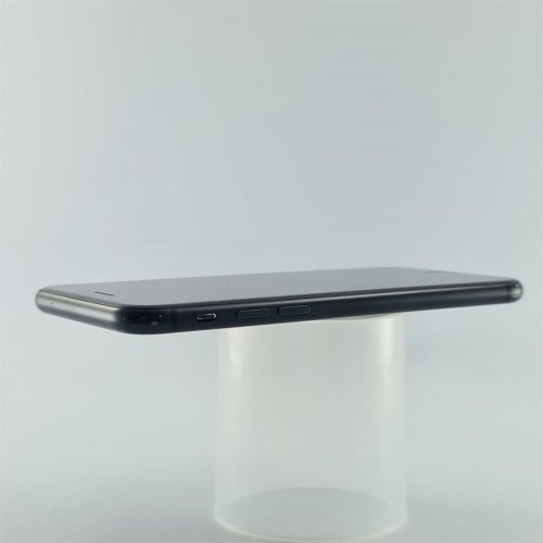 Смартфон Apple iPhone SE Gen.2 64 GB Black USED **