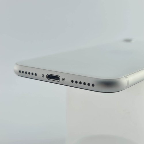 Смартфон Apple iPhone SE Gen.2 128 GB White USED **