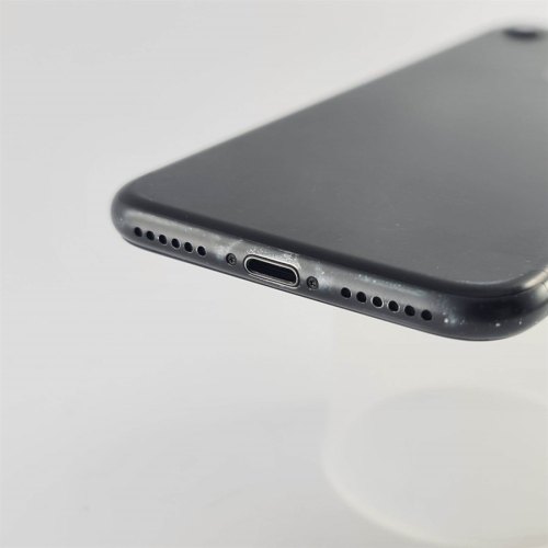 Смартфон Apple iPhone 7 32 GB Black USED **