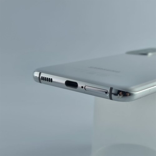 Смартфон Apple iPhone 13 128 GB Midnight USED **