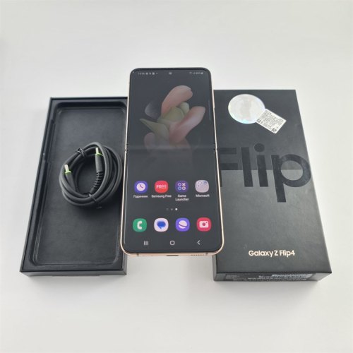 Смартфон Samsung Galaxy Z Flip 4 256 GB Pink Gold USED **