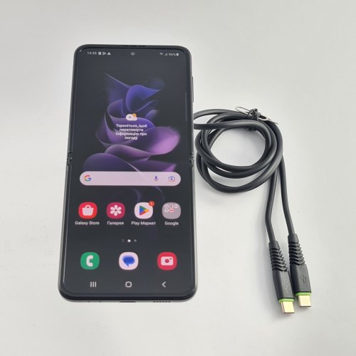 Смартфон Samsung Galaxy Z Flip3 128 GB Phantom Black USED **