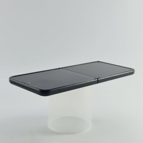 Смартфон Samsung Galaxy Z Flip3 128 GB Phantom Black USED **