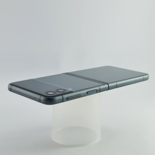 Смартфон Samsung Galaxy Z Flip3 128 GB Green USED **