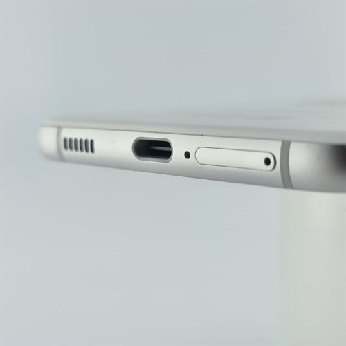 Смартфон Samsung Galaxy S21 FE 5G 256 GB White USED **