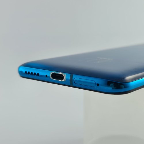 Смартфон Xiaomi Poco F2 Pro 256 GB Neon Blue USED **