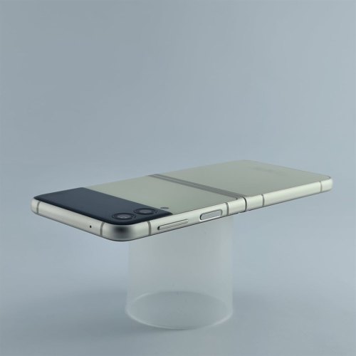 Смартфон Samsung Galaxy Z Flip3 256 GB Cream White USED **