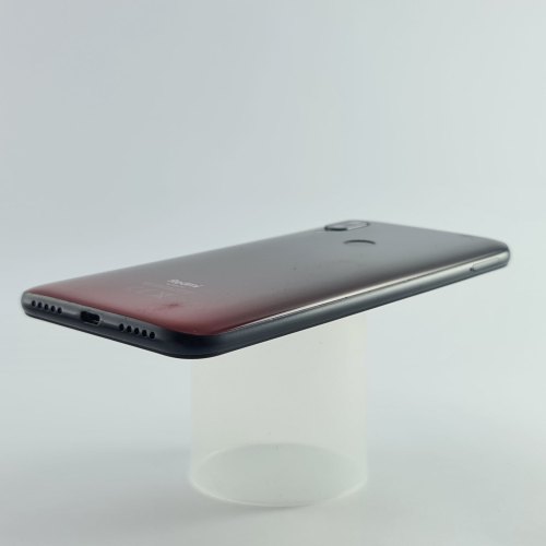Смартфон Xiaomi Redmi 7 32 GB Lunar Red USED **