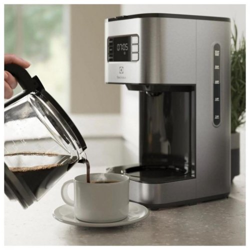 Кавоварка Electrolux крапельна 1.375л, мелена, дисплей, програмований таймер, метал