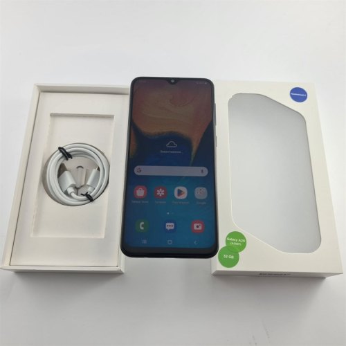 Смартфон Samsung Galaxy A20 32 GB Black USED **
