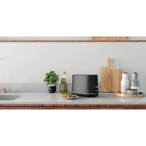 Тостер Electrolux 980Вт, метал, чорний