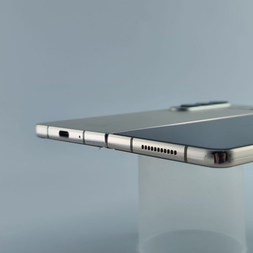 Смартфон Samsung Galaxy Z Fold 4 512 GB Beige USED **