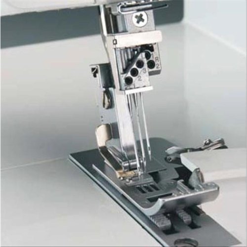 Коверлок MINERVA  M4000CL, 120Вт, 20 оп., (5, 4, 3, 2-х ниткові шви), білий