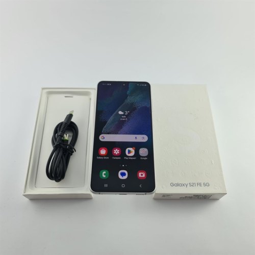 Смартфон Samsung Galaxy S21 FE 5G 128 GB White USED **