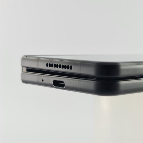 Смартфон Samsung Galaxy Z Fold 3 256 GB Phantom Black USED **