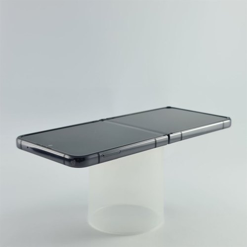 Смартфон Samsung Galaxy Z Flip 4 128 GB Graphite USED **