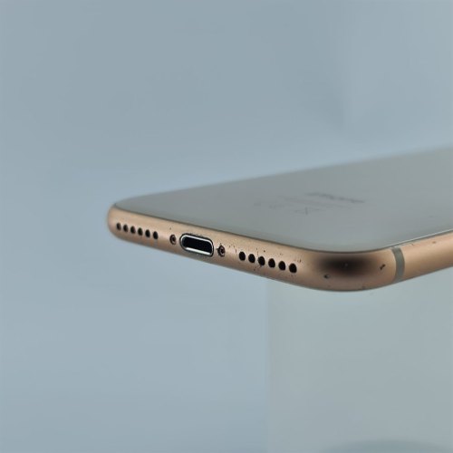 Смартфон Apple iPhone 8 64 GB Gold USED **