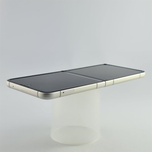 Смартфон Samsung Galaxy Z Flip3 256 GB Cream White USED **