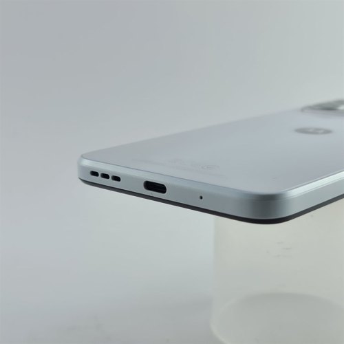 Смартфон MOTOROLA Moto G23 128 GB Pearl White USED **