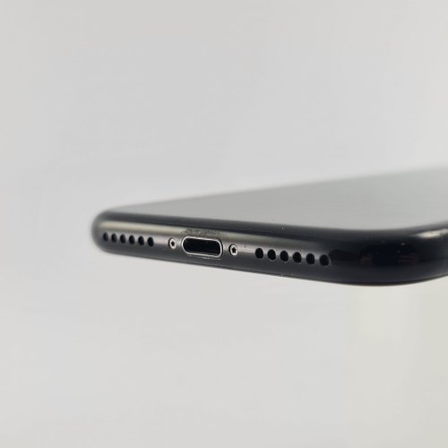 Смартфон Apple iPhone 7 256 GB Jet Black USED **