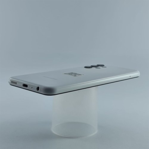 Смартфон Samsung Galaxy A13 64 GB White USED **