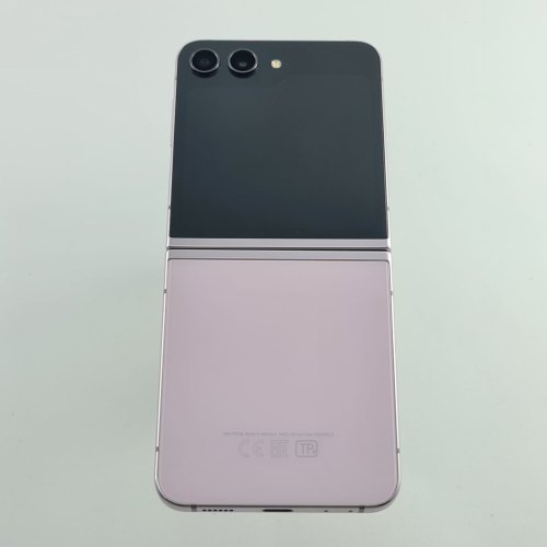 Смартфон Samsung Galaxy Z Flip 5 256 GB Light Pink USED **