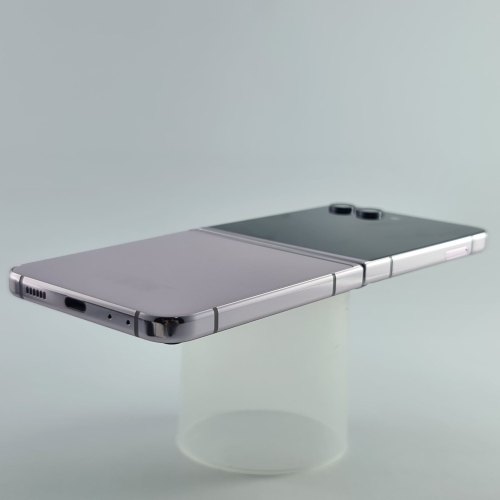 Смартфон Samsung Galaxy Z Flip 5 256 GB Light Pink USED **