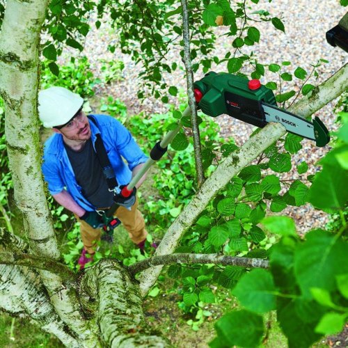 Висоторіз акумуляторний Bosch UniversalChainPole 18, 18В, акб 1х2.5Аг, шина 20см, ланцюг Oregon, 3.6кг