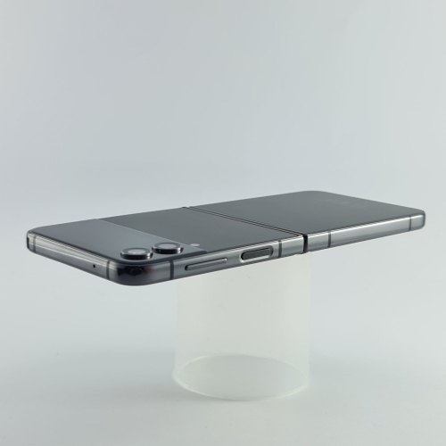 Смартфон Samsung Galaxy Z Flip 4 128 GB Graphite USED **