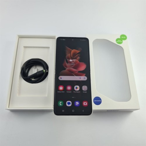 Смартфон Samsung Galaxy Z Flip3 128 GB Cream White USED **