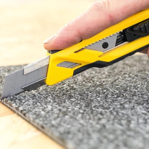 Ніж Stanley, сегментоване лезо 18мм, корпус двокомпонентний, 3 леза в комплекті, 170мм