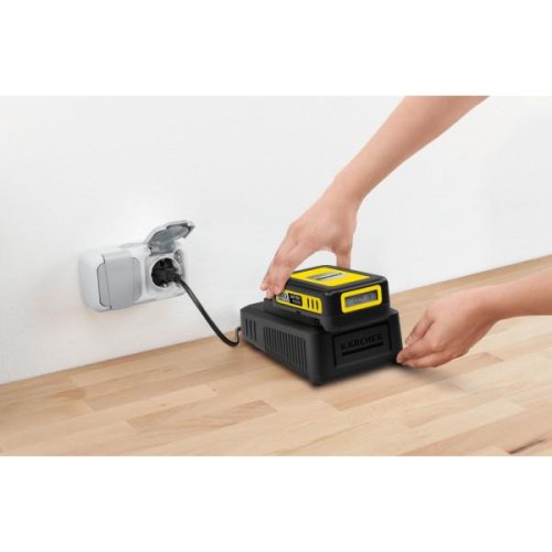 Швидкозарядний пристрій Karcher для акумулятора 18 В 2.5А