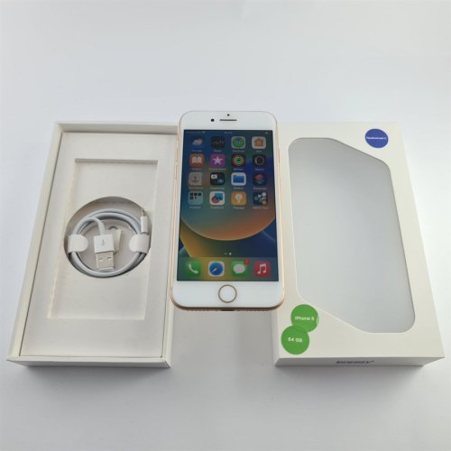 Смартфон Apple iPhone 8 64 GB Gold USED **
