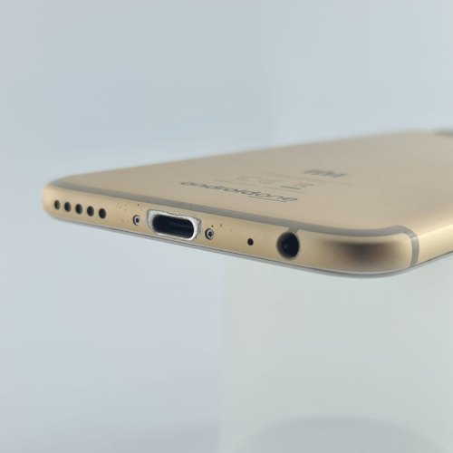 Смартфон Xiaomi Mi A1 32 GB Gold USED **