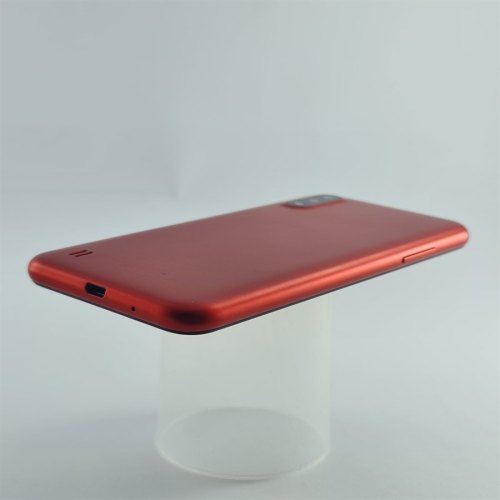 Смартфон Samsung Galaxy A01 16 GB Red USED **