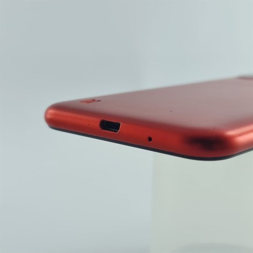 Смартфон Samsung Galaxy A01 16 GB Red USED **