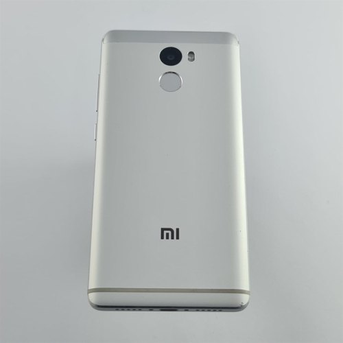 Смартфон Xiaomi Redmi 4 16 GB Silver USED **