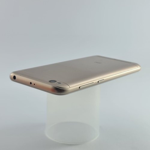 Смартфон Xiaomi Redmi 5A 16 GB Gold USED **